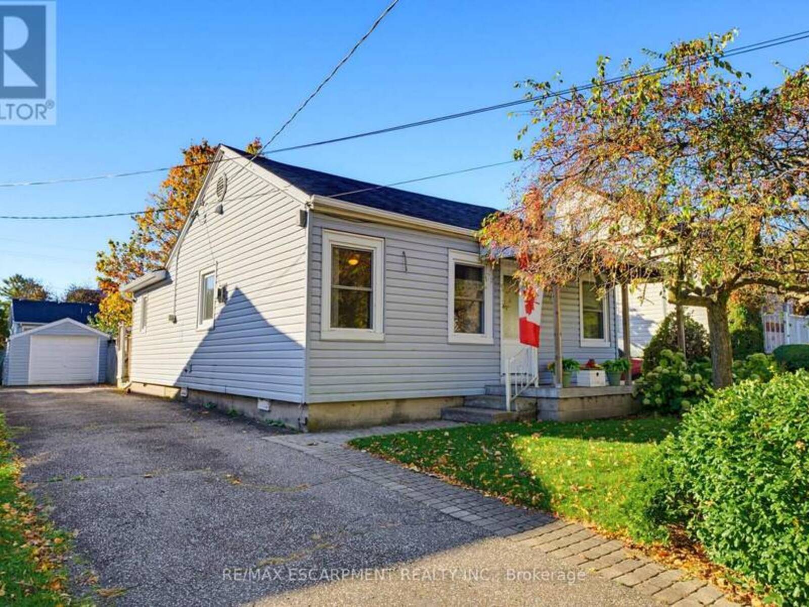 9 SPENCER AVENUE, Hamilton, Ontario L9H 1E7