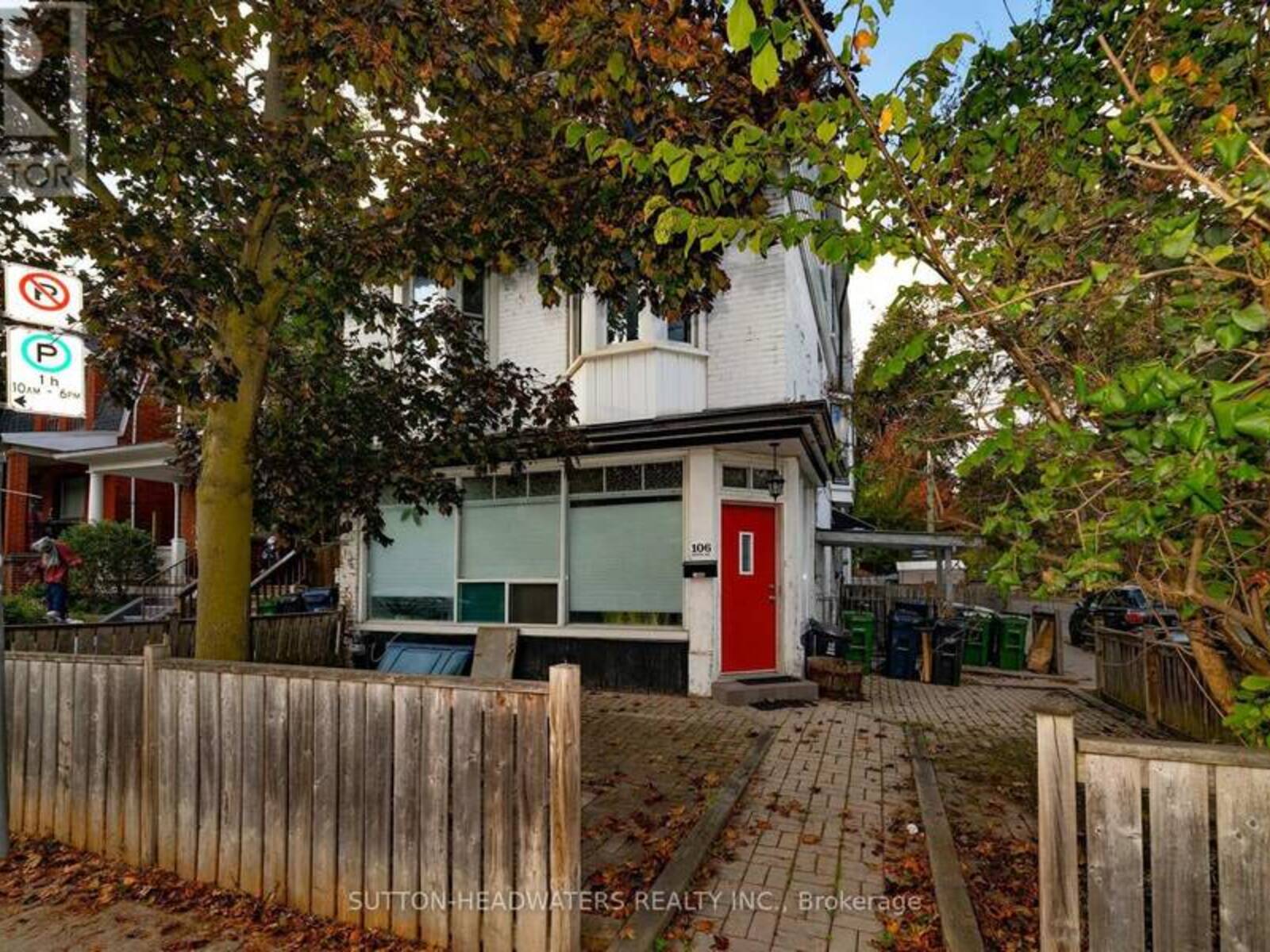 106 BARTON AVENUE, Toronto, Ontario M6G 1P9