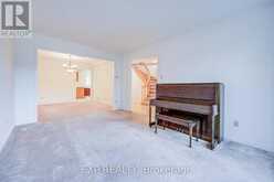 47 LONGSWORD DRIVE | Toronto Ontario | Slide Image Thirteen
