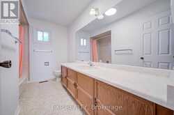47 LONGSWORD DRIVE | Toronto Ontario | Slide Image Thirty-seven