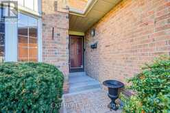 47 LONGSWORD DRIVE | Toronto Ontario | Slide Image Four