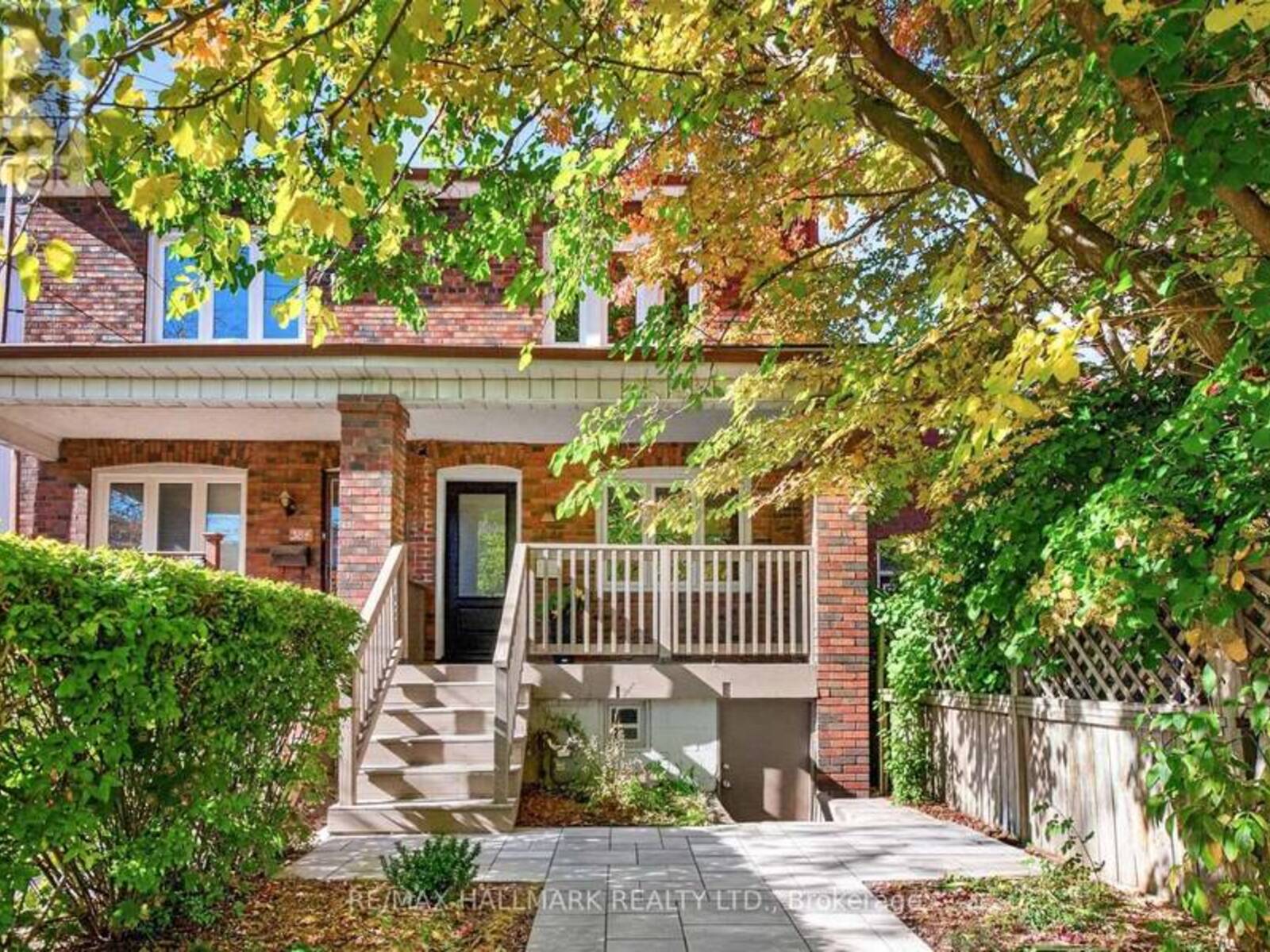 384A MONTROSE AVENUE, Toronto, Ontario M6G 3H1