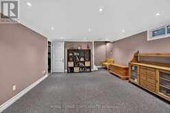 995 UPPER WELLINGTON STREET | Hamilton Ontario | Slide Image Thirty-six
