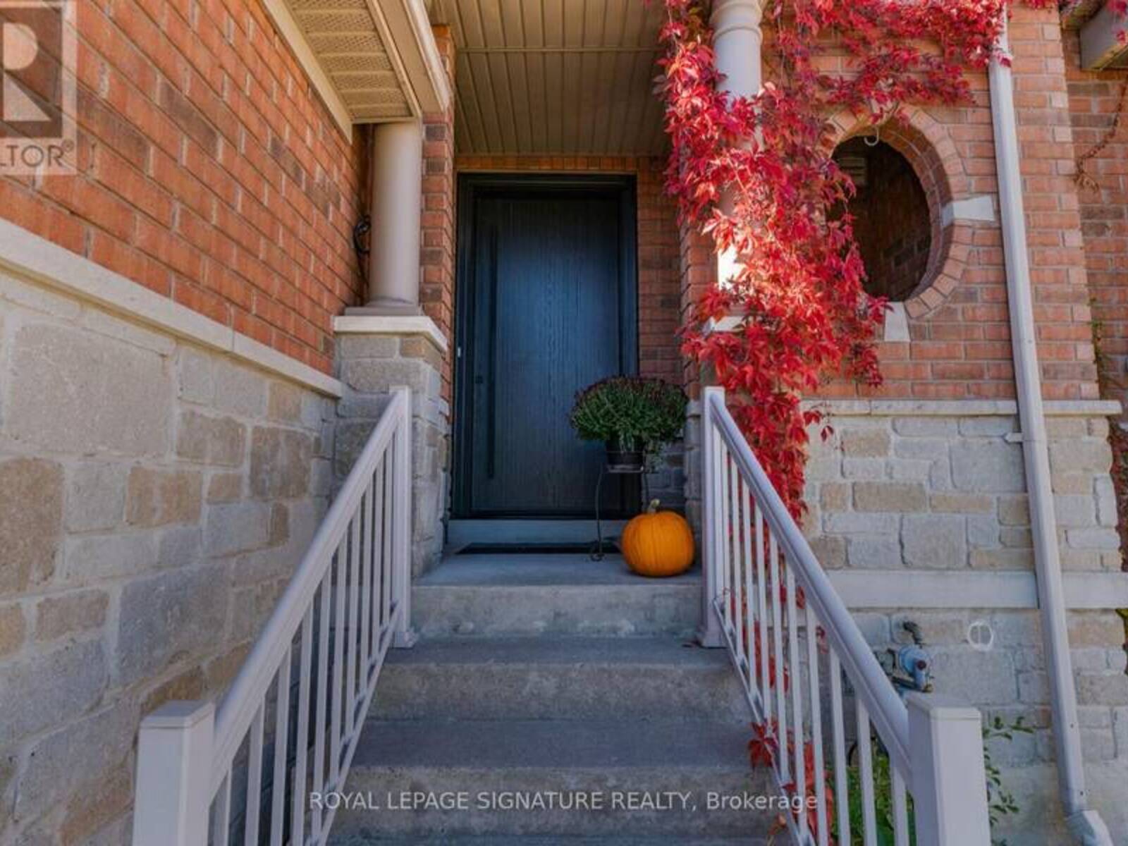 82 LOIRE VALLEY AVENUE, Vaughan, Ontario L4J 8V9