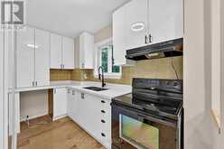 333 NEAL DRIVE | Richmond Hill Ontario | Slide Image Thirteen