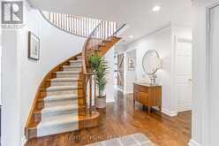 212 OLDE BAYVIEW AVENUE | Richmond Hill Ontario | Slide Image Eight