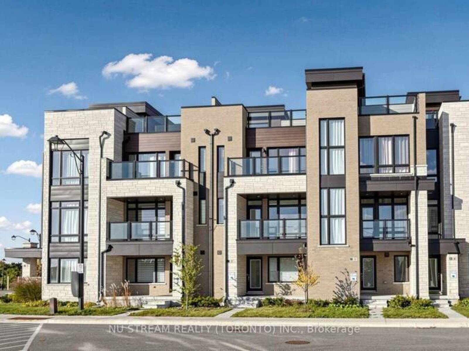 72 INGERSOLL LANE, Richmond Hill, Ontario L4E 1G9