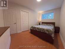 35 KNOWLES CRESCENT | Aurora Ontario | Slide Image Ten