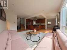 35 KNOWLES CRESCENT | Aurora Ontario | Slide Image Seven