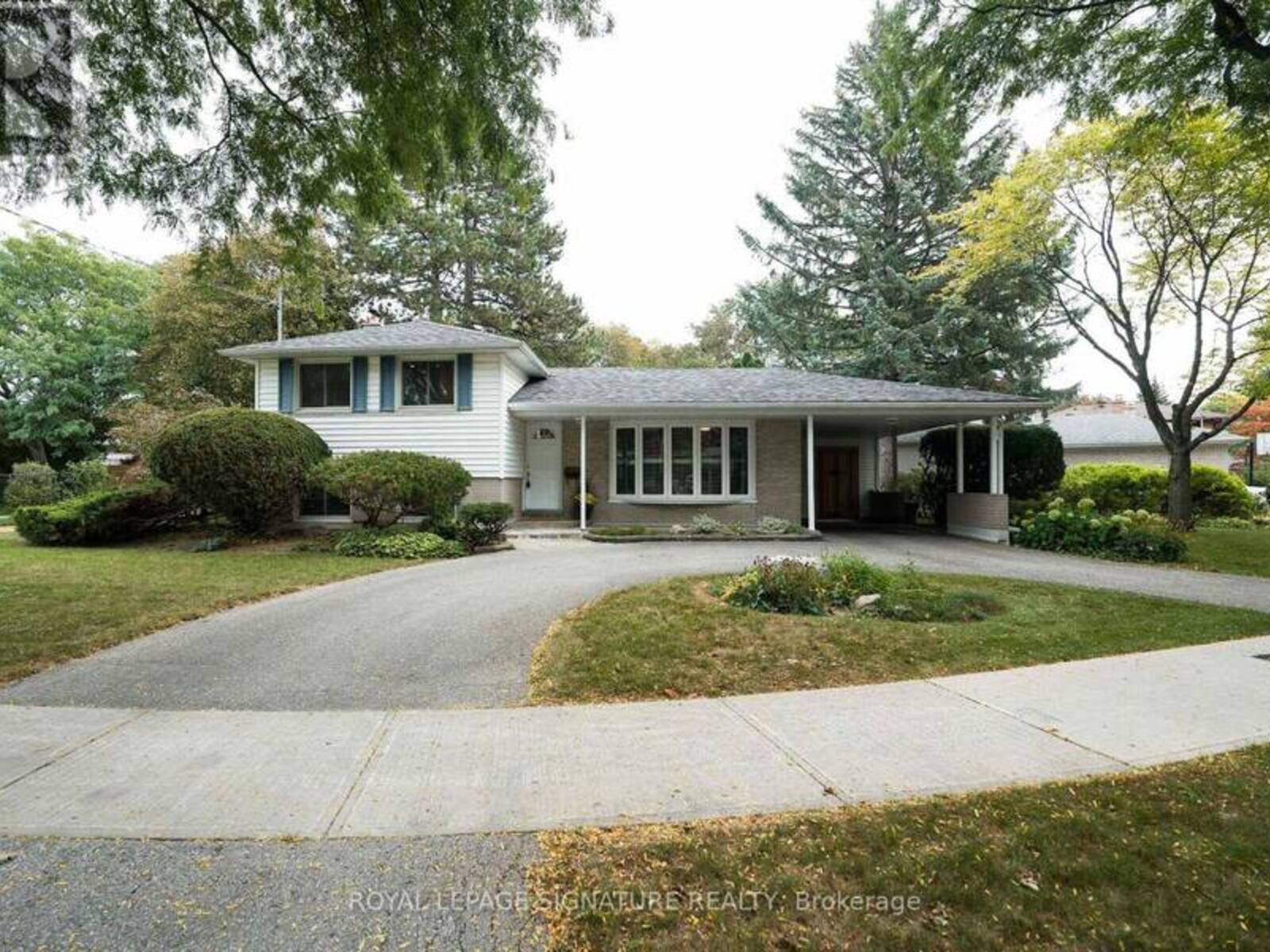 11 BELLBURY CRESCENT, Toronto, Ontario M2J 2J6
