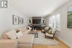212 STADACONA AVENUE | Ancaster Ontario | Slide Image Nine