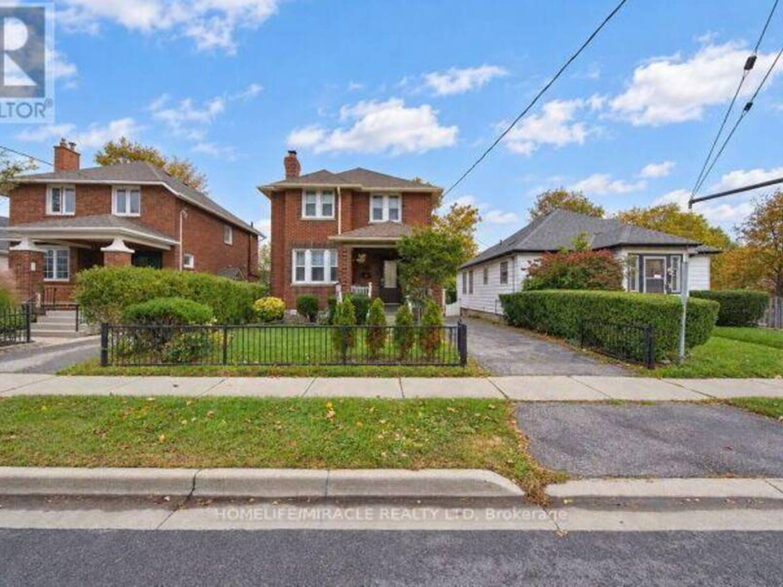 55 PARK ROAD N, Oshawa, Ontario L1J 4K8