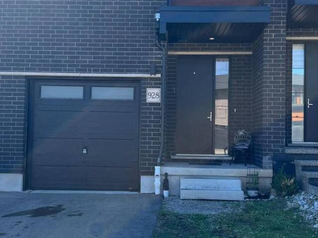 928 ROBERT FERRIE DRIVE Kitchener Ontario, N2R 0P9 - 6 Bedrooms Home For Sale