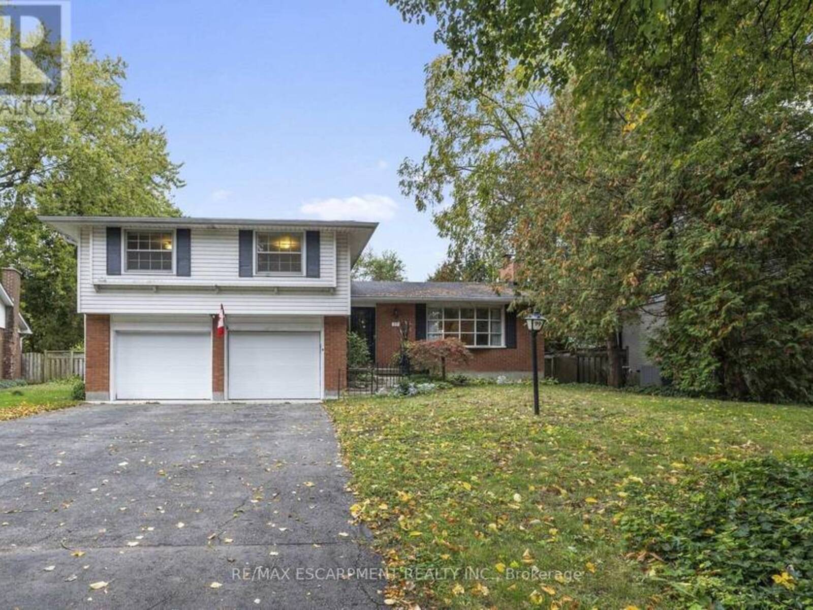 99 RUNNYMEDE CRESCENT, London, Ontario N6G 1Z7