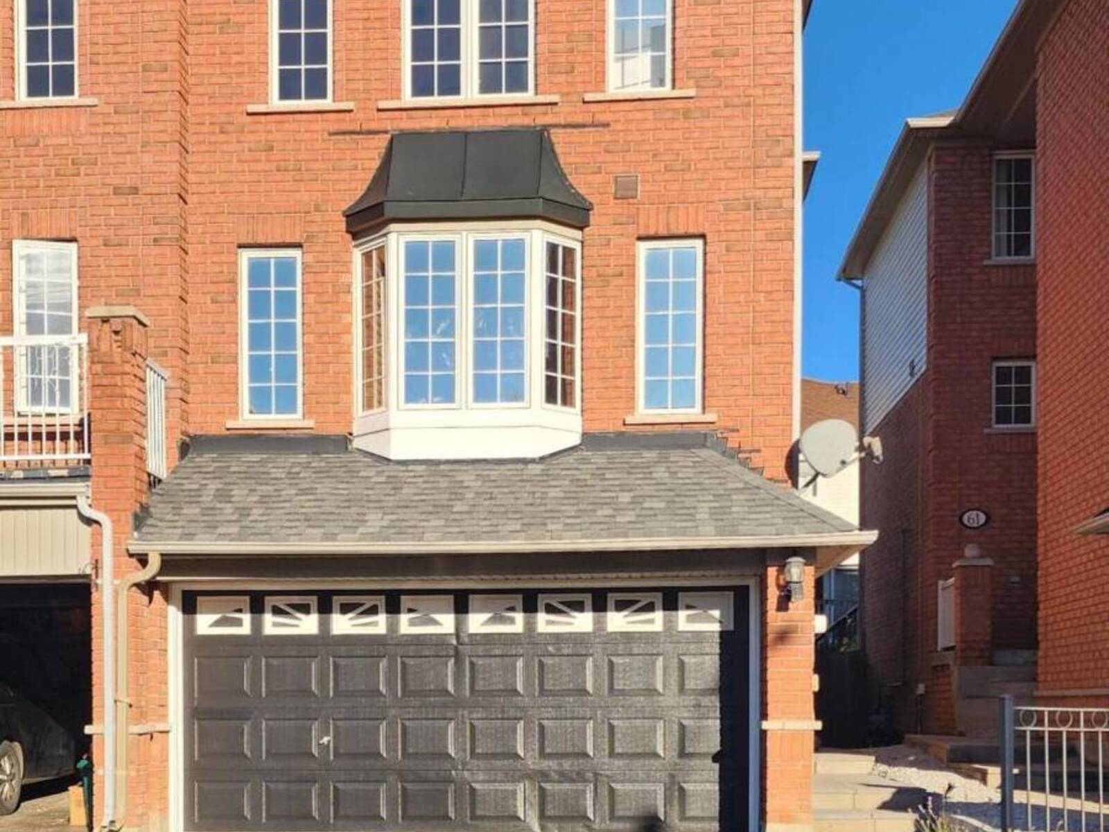 63 MILLCLIFF CIRCLE, Aurora, Ontario L4G 7N9