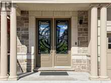 254 TOUCH GOLD CRESCENT | Aurora Ontario | Slide Image Three