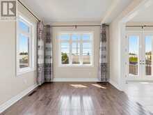 254 TOUCH GOLD CRESCENT | Aurora Ontario | Slide Image Eight