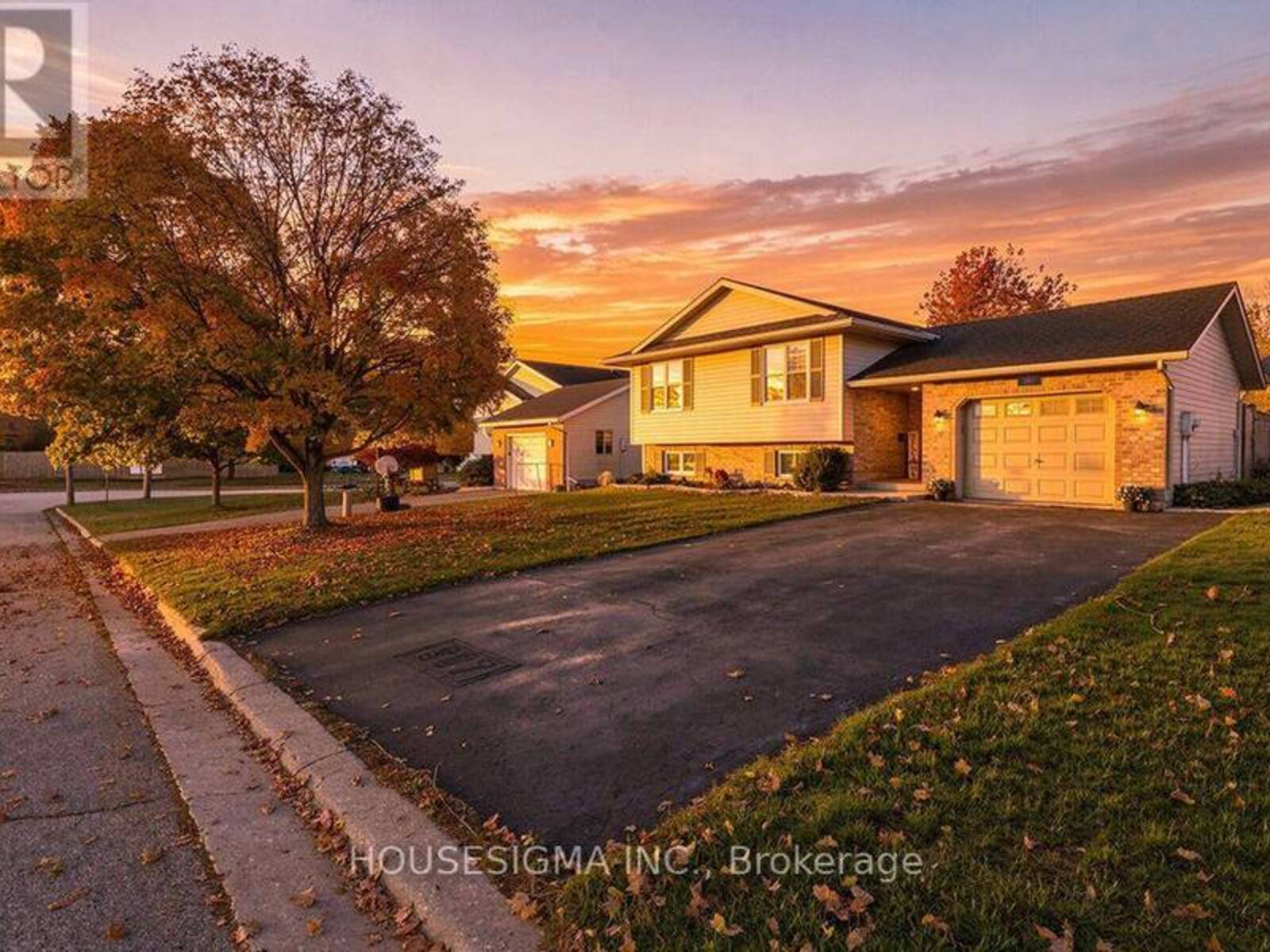 307 JEREMYS CRESCENT, Mount Forest, Ontario N0G 2L3
