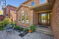 2086 SPRUCEDALE DRIVE | Oakville Ontario | Slide Image Two
