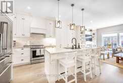 5 - 121 LAKESHORE ROAD W | Oakville Ontario | Slide Image Eleven