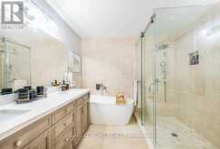 5 - 121 LAKESHORE ROAD W | Oakville Ontario | Slide Image Twenty-four