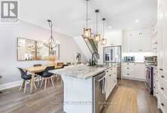 5 - 121 LAKESHORE ROAD W | Oakville Ontario | Slide Image Seven