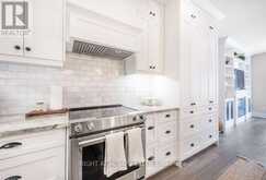 5 - 121 LAKESHORE ROAD W | Oakville Ontario | Slide Image Eight