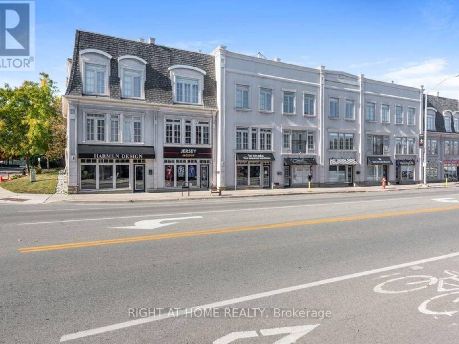 5 - 121 LAKESHORE ROAD W, Oakville, Ontario L6K 1E2