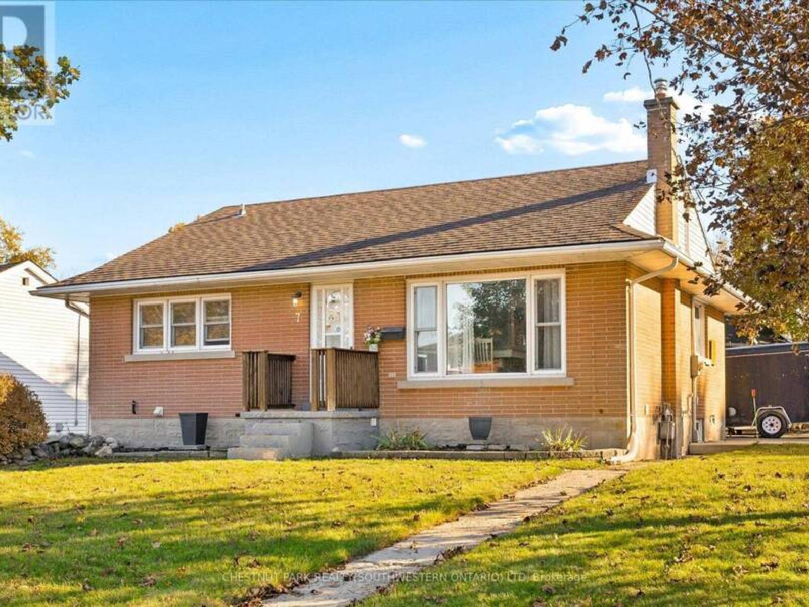 7 PRUETER AVENUE, Kitchener, Ontario N2H 6G5