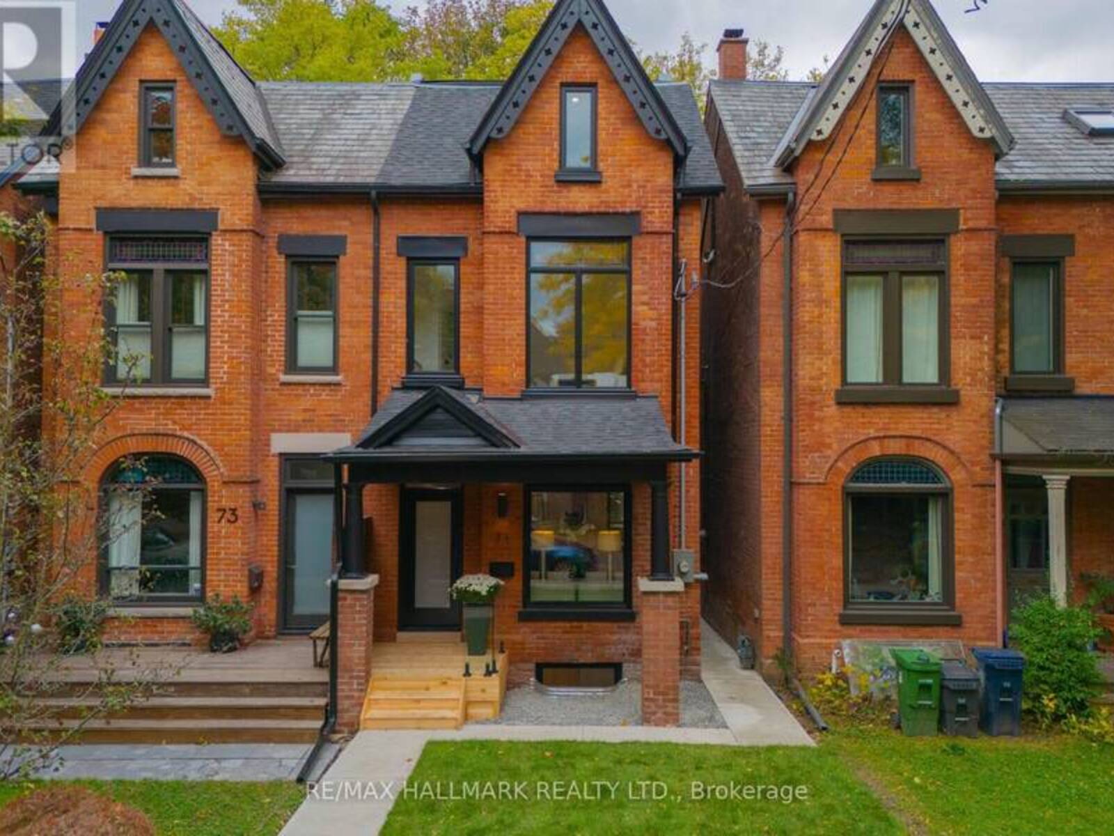 71 LANGLEY AVENUE, Toronto, Ontario M4K 1B4