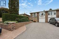 141 LUNDYS LANE | Newmarket Ontario | Slide Image Four