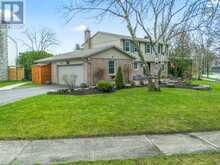996 CRESTHAMPTON LANE | Mississauga Ontario | Slide Image Two