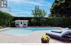 996 CRESTHAMPTON LANE | Mississauga Ontario | Slide Image Forty-two