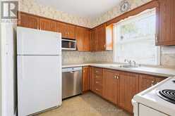 2117 MAPLEWOOD DRIVE | Burlington Ontario | Slide Image Twelve