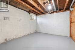 2117 MAPLEWOOD DRIVE | Burlington Ontario | Slide Image Thirty