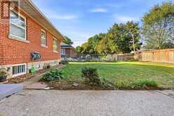 2117 MAPLEWOOD DRIVE | Burlington Ontario | Slide Image Thirty-five