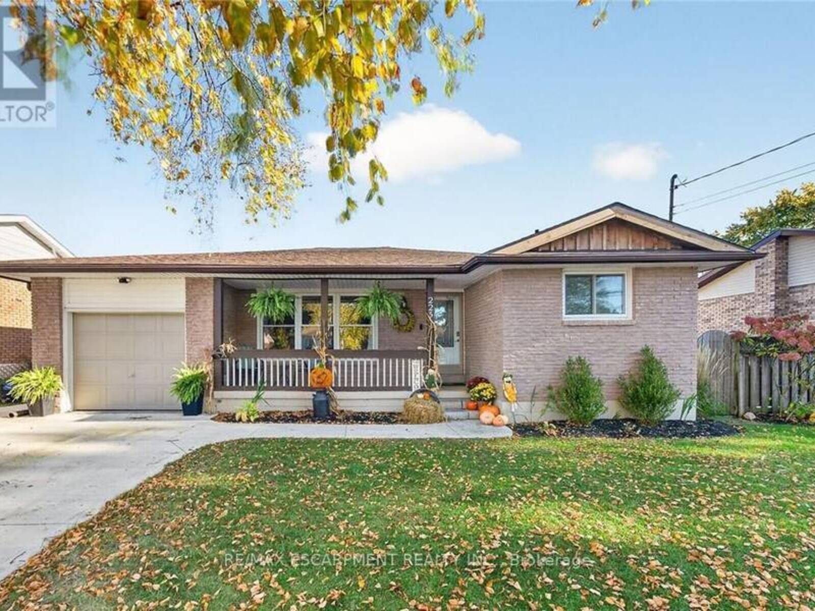 225 MACCRAE DRIVE, Caledonia, Ontario N3W 1K5