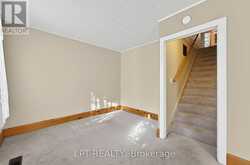 190 WINEWOOD AVENUE W | Gravenhurst Ontario | Slide Image Seven