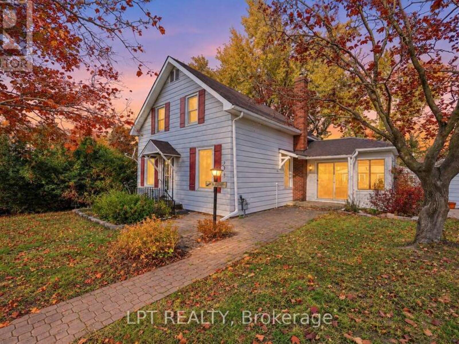 190 WINEWOOD AVENUE W, Gravenhurst, Ontario P1P 1E6