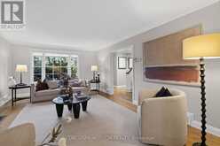 27 ARMOUR BOULEVARD | Toronto Ontario | Slide Image Thirteen