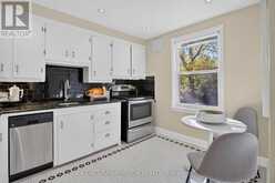 27 ARMOUR BOULEVARD | Toronto Ontario | Slide Image Sixteen