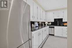 27 ARMOUR BOULEVARD | Toronto Ontario | Slide Image Eighteen