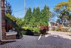 27 ARMOUR BOULEVARD | Toronto Ontario | Slide Image Four