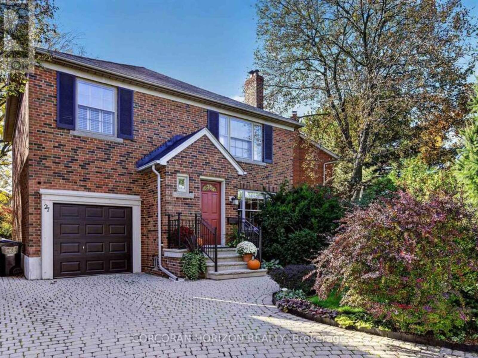 27 ARMOUR BOULEVARD, Toronto, Ontario M5M 3B9