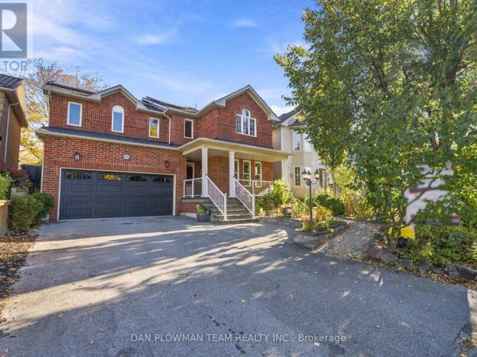 980 LANGFORD STREET, Oshawa, Ontario L1K 2W1