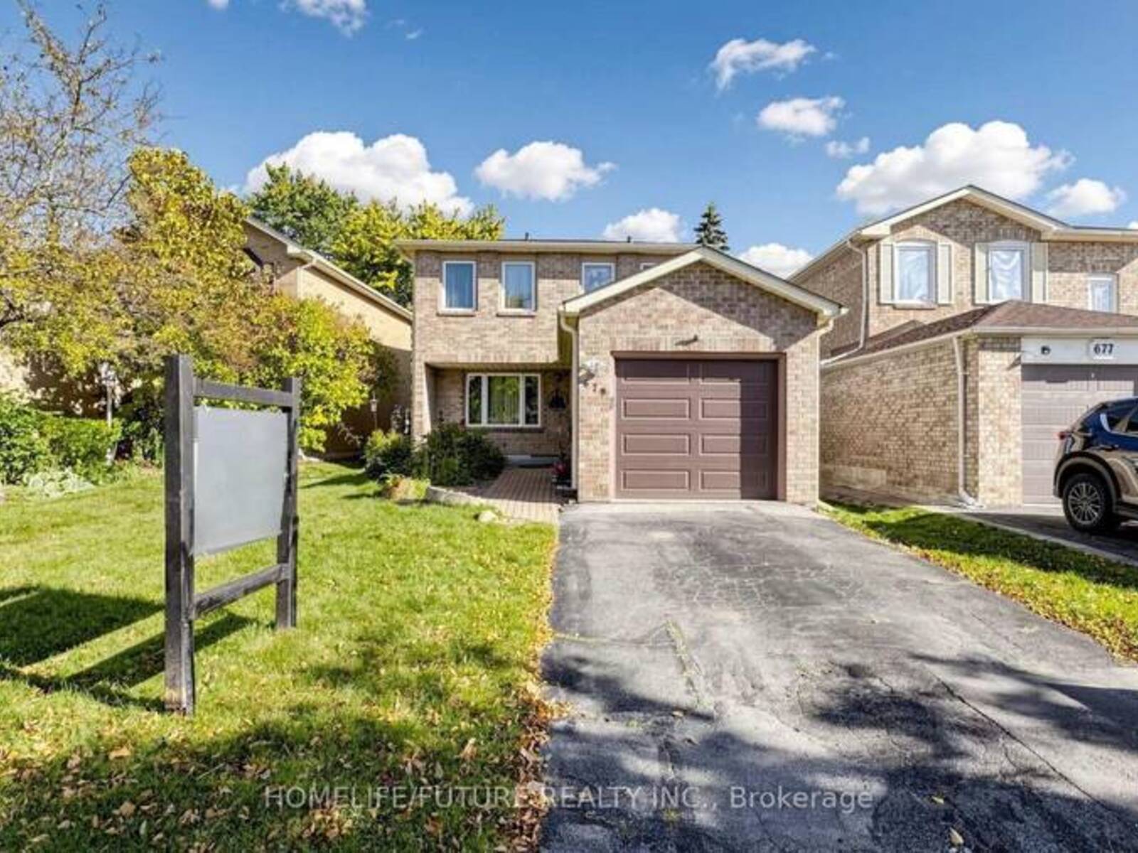 679 FOXWOOD TRAIL, Pickering, Ontario L1V 3Y1
