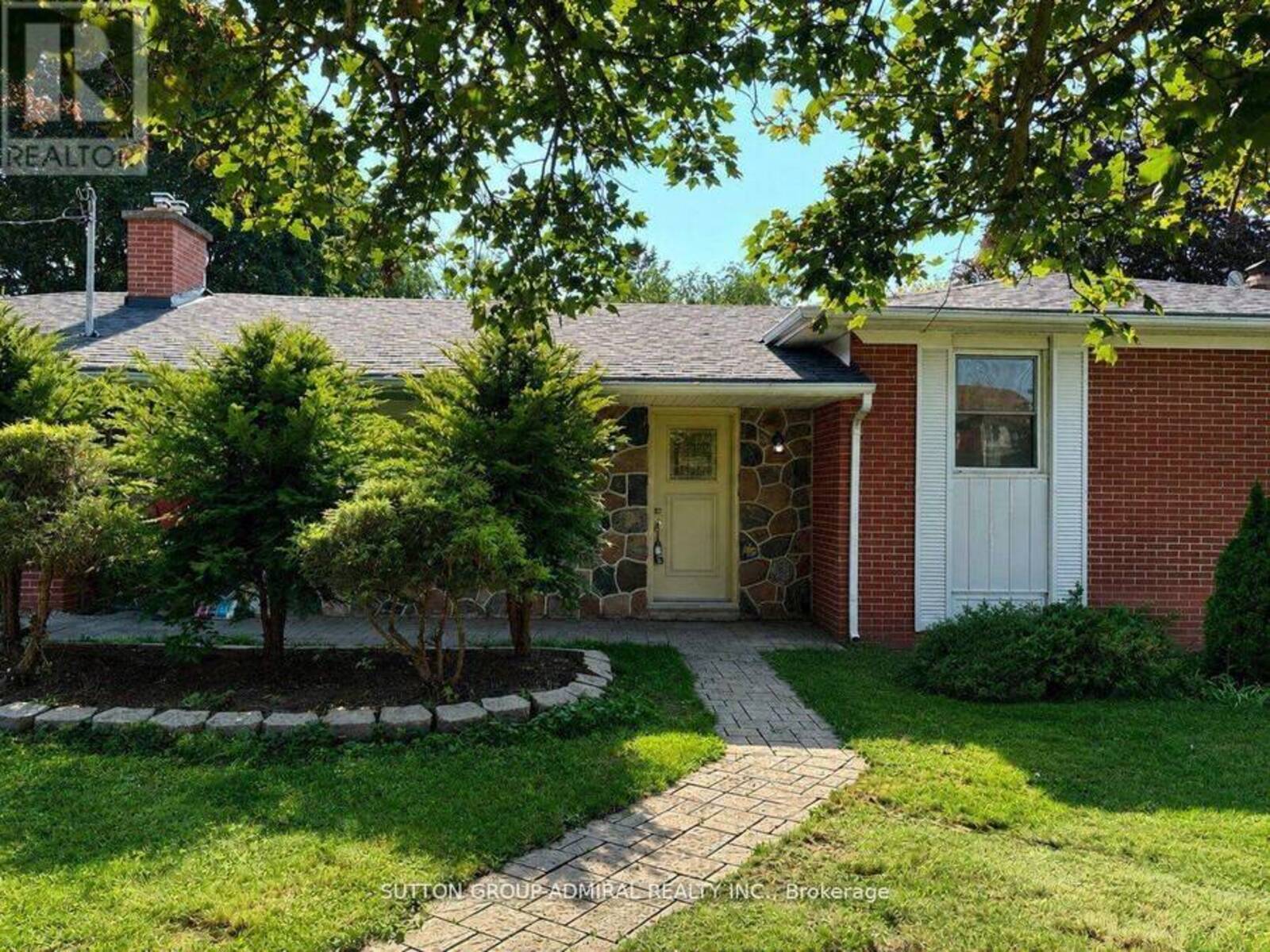 86 HAMILTON DRIVE, Newmarket, Ontario L3Y 3E8