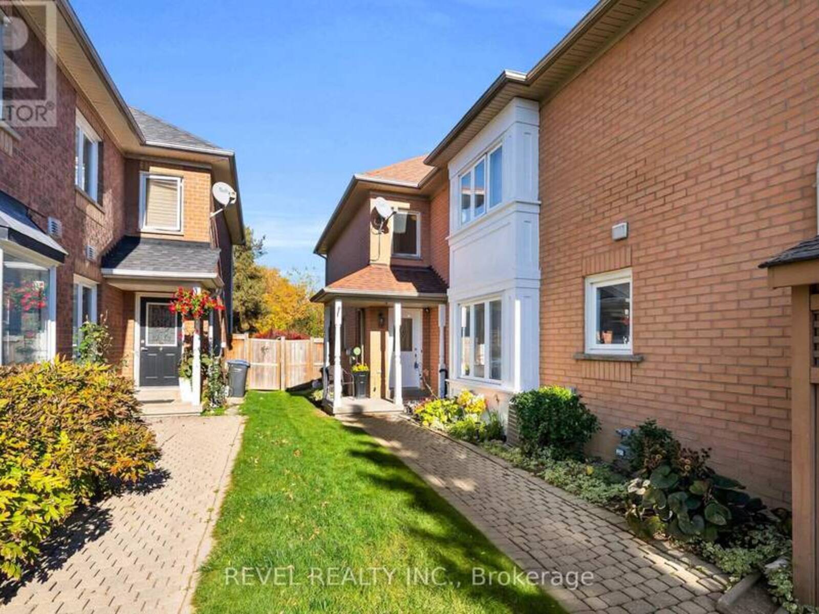 100 PRESSED BRICK DRIVE, Brampton, Ontario L6V 4K4