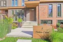5 HATTON COURT | Toronto Ontario | Slide Image Two