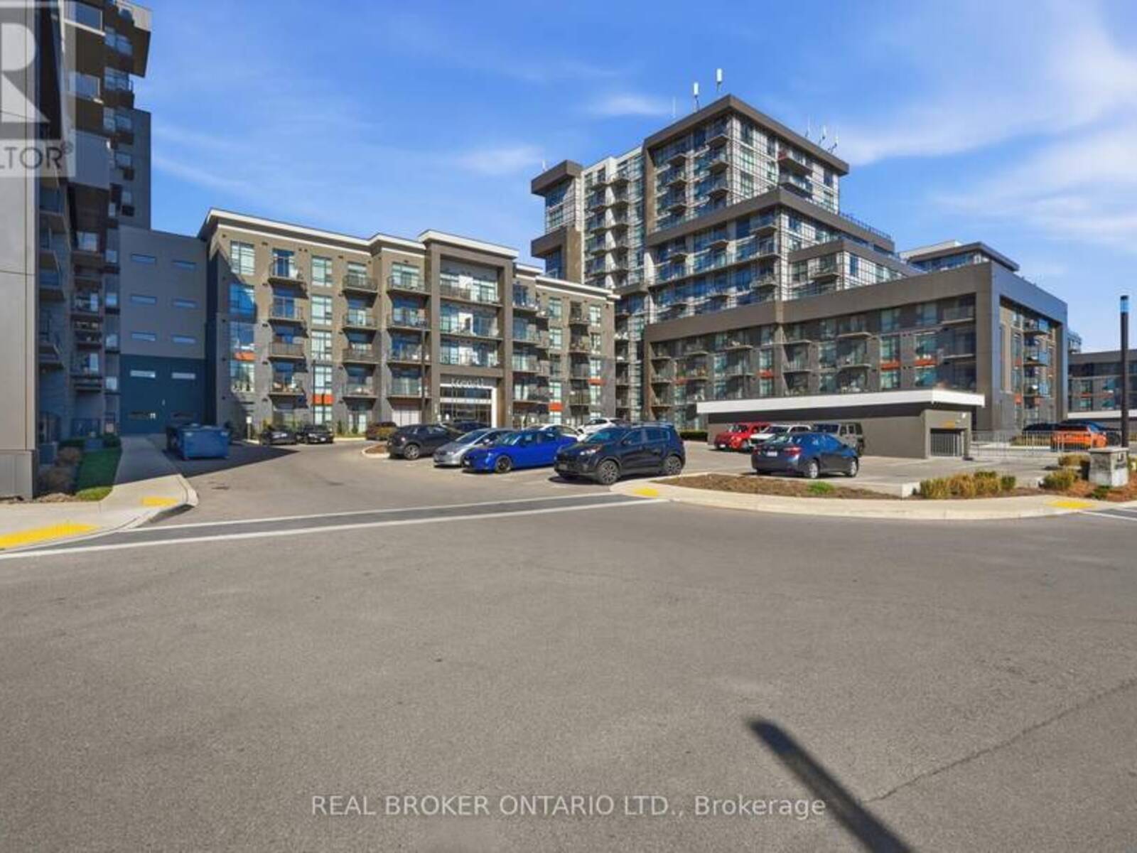 425 - 450 DUNDAS STREET E, Hamilton, Ontario L8B 1Z2